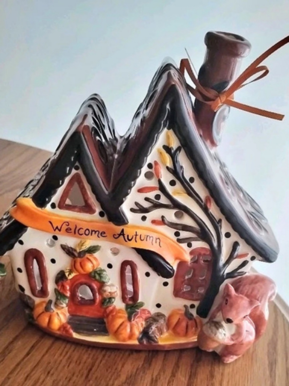 Blue Sky Clayworks 2023 WELCOME AUTUMN Tea Light Candle House, Fall Leaves, NWT